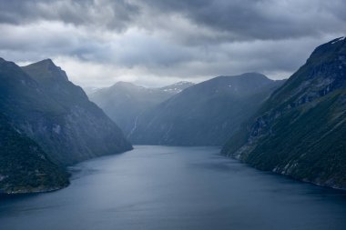 Norveç Geirangerfjord 'un peyzaj görüntüsü