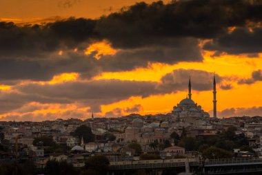 Günbatımında İstanbul 'un inanılmaz silueti, Süleyman Camii, Türkiye