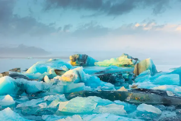 Salida Del Sol Sobre Los Icebergs Laguna Glaciar Jokulsarlon Islandia — Foto de Stock