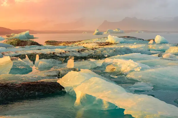 Incredibile Tramonto Sugli Iceberg Della Laguna Del Ghiacciaio Jokulsarlon Islanda — Foto Stock