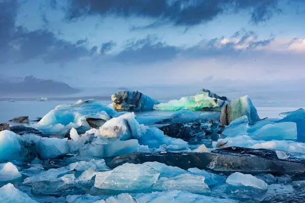 Alba Sugli Iceberg Della Laguna Del Ghiacciaio Jokulsarlon Islanda — Foto Stock