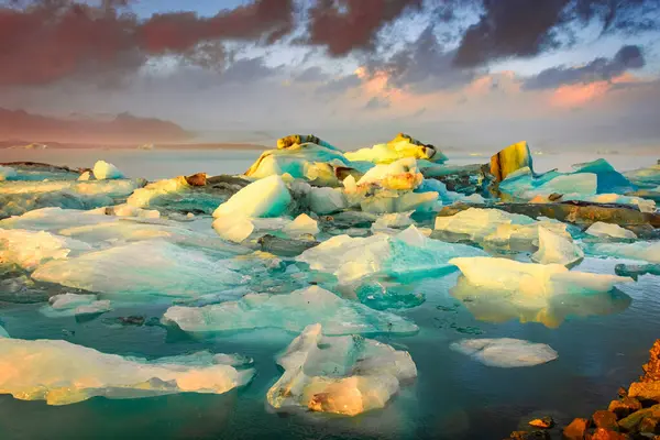 Increíble Puesta Sol Sobre Los Icebergs Laguna Glaciar Jokulsarlon Islandia — Foto de Stock