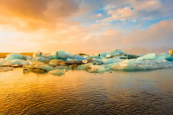 Splendido Tramonto Sugli Iceberg Galleggianti Laguna Del Ghiacciaio Jokulsarlon Islanda — Foto Stock