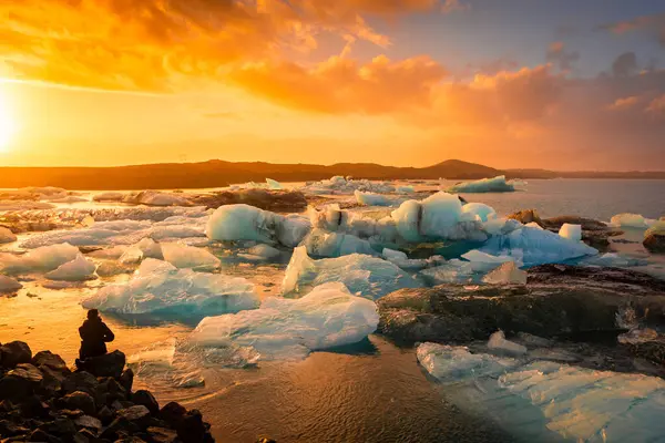 Increíble Puesta Sol Sobre Los Icebergs Laguna Glaciar Jokulsarlon Islandia — Foto de Stock