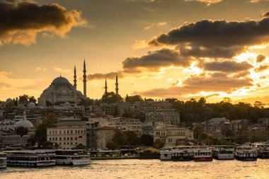 Günbatımında İstanbul 'un inanılmaz silueti, Süleyman Camii, Türkiye
