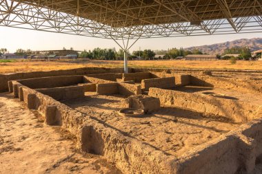 Antik Sarazm 'ın arkeolojik UNESCO sahasında gün batımında, MÖ 4. yüzyılda Tacikistan' da medeniyet