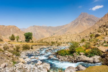 Fann Dağları 'nın güzel vadisi, Yedi Göller yürüyüş yolu, Tacikistan