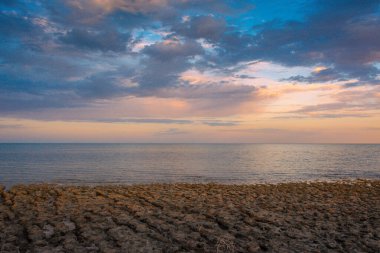 Gün batımında Aral Gölü Ufku, Özbekistan