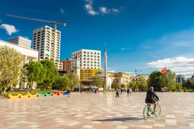 Tiran, Arnavutluk, 10 Ekim 2024: Skanderberg Meydanı, Tiran şehir merkezi