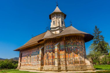 Moldovita, Bucovina, Romanya 'nın inanılmaz renkli manastırı