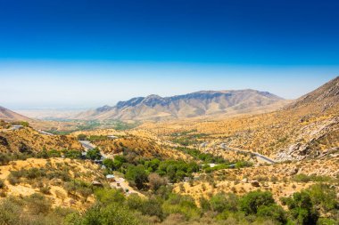 Afganistan, Kabil 'e giden Özbek yolunun manzarası