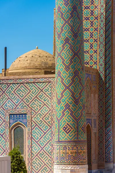 Semerkant, Özbekistan 'daki Registan Meydanı' ndan Madrasah: Yaratan Allah 'ın adıyla