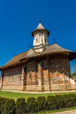 Moldovita, Bucovina, Romanya 'nın inanılmaz renkli manastırı