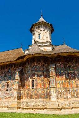Moldovita, Bucovina, Romanya 'nın inanılmaz renkli manastırı