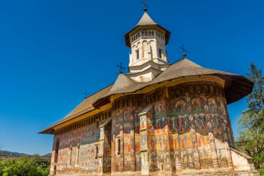Moldovita, Bucovina, Romanya 'nın inanılmaz renkli manastırı