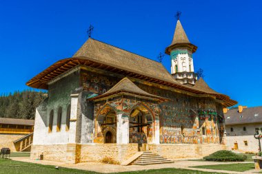 Sucevita, Bucovina, Romanya 'nın inanılmaz renkli manastırı