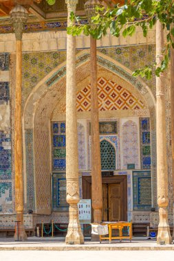 Buhara, Özbekistan 'da bir medresenin kapısı