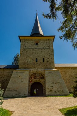 Sucevita, Bucovina, Romanya 'nın inanılmaz renkli manastırı