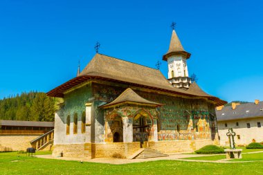 Sucevita, Bucovina, Romanya 'nın inanılmaz renkli manastırı