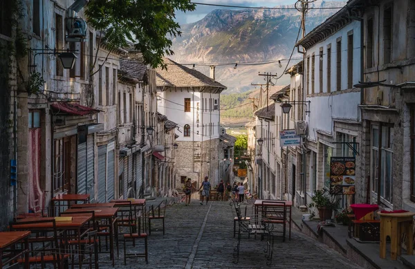 Ruas Cidade Velha Gjirokaster Albânia Bela Vista Com Casas Antigas — Fotografia de Stock