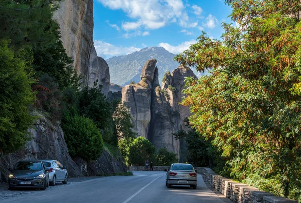 Kalambaka Grecia Septiembre 2022 Sinuoso Camino Montaña Con Formaciones Rocosas — Foto de Stock