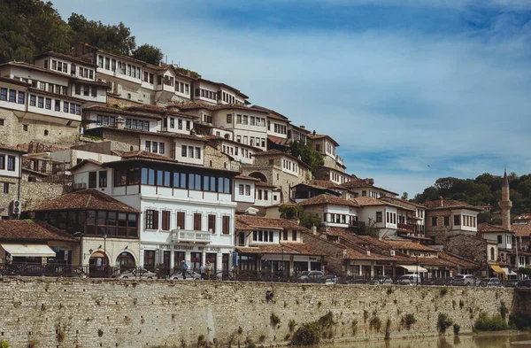 Tradycyjne Domy Bałkanów Zabytkowym Starym Mieście Berat Albania — Zdjęcie stockowe
