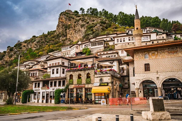 Casas Otomanas Históricas Berat Albânia Vista Panorâmica Cidade Bairro Mangalem — Fotografia de Stock
