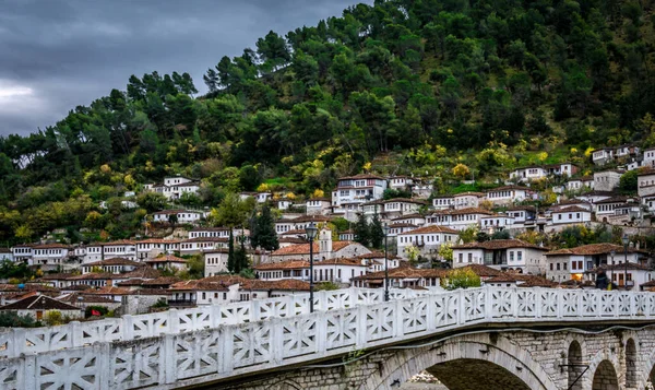 Most Gorica Beracie Most Łączący Dzielnice Gorica Mangalem Albanii Wysokiej — Zdjęcie stockowe