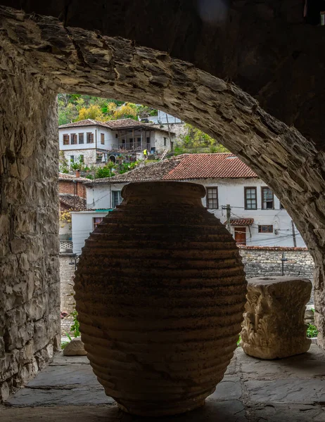 Berat Albania Listopada 2022 Wnętrza Eksponowane Przedmioty Muzeum Etnograficznym Beracie — Zdjęcie stockowe