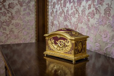 BUCHAREST, ROMANIA - 13 Eylül 2022: Çavuşesku Sarayı veya Çavuşesku Köşkü veya Bahar Sarayı. Komünist lider Nikolay Çavuşesku 'nun evi. Yüksek kalite fotoğraf