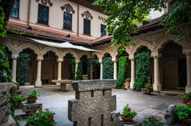 Romanya 'nın Bükreş kentindeki Stavropoleos Manastırı Kilisesi. Yüksek kalite fotoğraf