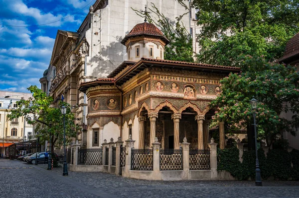 Romanya 'nın Bükreş kentindeki Stavropoleos Manastırı Kilisesi. Yüksek kalite fotoğraf