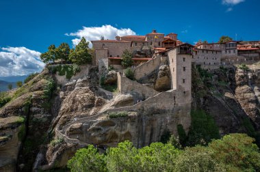 Kalambaka, Yunanistan - 11 Eylül 2022: Büyük Meteoron Manastırı, Meteora 'daki en büyük manastır. Yunanistan, unesco mirası. seyahat konsepti. Yüksek kalite fotoğraf