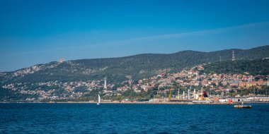 Adriyatik Denizi ve Trieste şehri manzarası. Yüksek kalite fotoğraf
