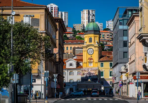 RIJEKA, CROATIA - 10 Eylül 2023: Şehir Saat Kulesi - Gradska ura. Yüksek kalite fotoğraf