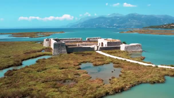 バトリント国立公園のアリ パシャ城の航空無人機映像は アルバニアのカサミール地域の近くにあります 高品質の4K映像 — ストック動画