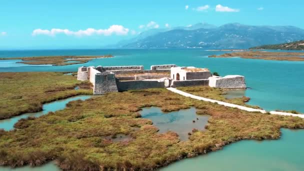 バトリント国立公園のアリ パシャ城の航空無人機映像は アルバニアのカサミール地域の近くにあります 高品質の4K映像 — ストック動画