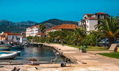 Tivat 'taki marina manzarası. Karadağ. Yüksek kalite fotoğraf