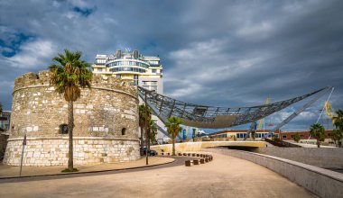 Arnavutluk Telgraf Ajansı, Durres şehir merkezinde Veliera Projesi, mimari çalışmaları ve Venedik Kulesi olarak yeniden inşa ediliyor. 