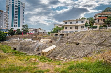 Arnavutluk 'un Durres kentindeki Roma amfitiyatrosunun kalıntıları. Yüksek kalite fotoğraf