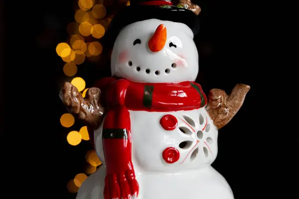 Figura Muñeco Nieve Cerámica Hermosa Decoración Juguete Festivo Para Navidad Imagen de archivo