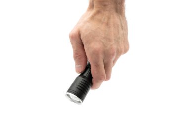 Beyaz arka plan üzerinde izole el feneri tutan el.