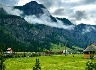 Yazın dağların manzaralı manzarası