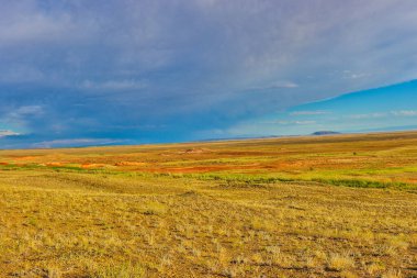 Bulutlu güzel bir manzara.