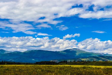 Kazakistan dağlarının güzel manzarası