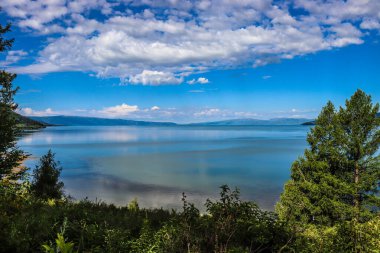 Markakol Gölü, Doğu Kazakistan 'da garip bir yer.
