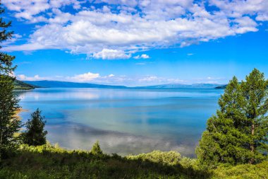 Markakol Gölü, Doğu Kazakistan 'da garip bir yer.