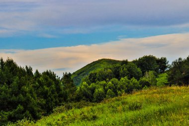 Dağlı güzel bir manzara.