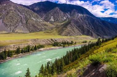 Vadinin dağlarının güzel manzarası