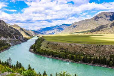 Dağların güzel manzarası